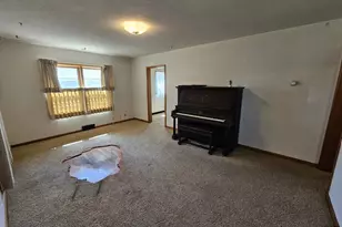 28 Mayhew Dr, Lamar, CO 81052 - Photo 5