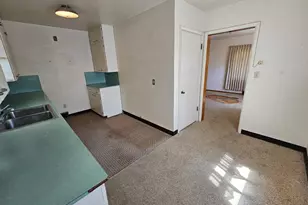 28 Mayhew Dr, Lamar, CO 81052 - Photo 15
