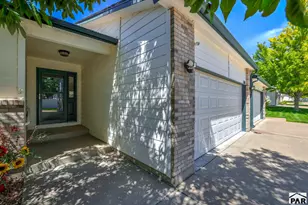 1621 Horseshoe Pl, Pueblo, CO 81001 - Photo 3