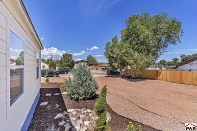 2206 W 16th St, Pueblo, CO 81003 - Photo 9
