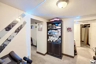 1047 Pine St, Pueblo, CO 81004 - Photo 5