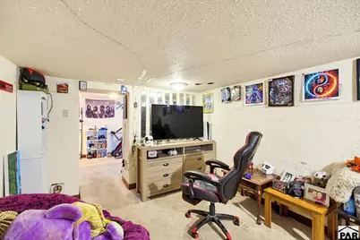 1047 Pine St, Pueblo, CO 81004 - Photo 11