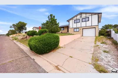 1817 Cimarron Ave, La Junta, CO 81050 - Photo 5