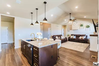 383 N Desert Cove Dr, Pueblo West, CO 81007 - Photo 17