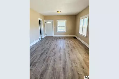 910 S 7th St, Lamar, CO 81052 - Photo 5