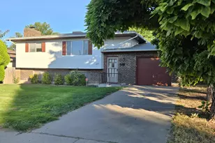 112 La Rochelle Dr, Pueblo, CO 81005 - Photo 1