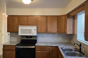 112 La Rochelle Dr, Pueblo, CO 81005 - Photo 9