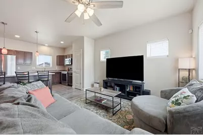 2319 W 18th St, Pueblo, CO 81003 - Photo 9