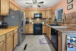 3206 Canterbury Ln, Pueblo, CO 81005 - Photo 11