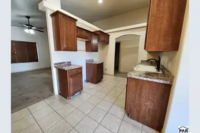 2306 Cliffmoor Ln, Pueblo, CO 81008 - Photo 3