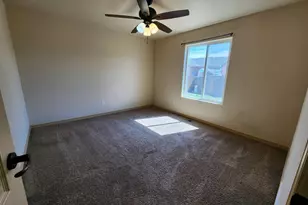 2306 Cliffmoor Ln, Pueblo, CO 81008 - Photo 9