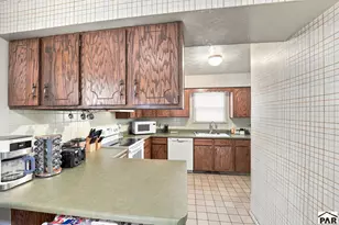411 Kenwood Dr, Pueblo, CO 81004 - Photo 3