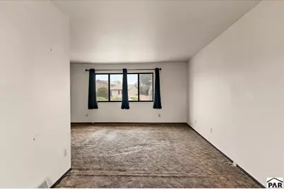 2121 Chautard Dr, Pueblo, CO 81005 - Photo 3