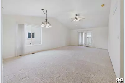 2025 Kingsroyal Blvd #F, Pueblo, CO 81005 - Photo 9
