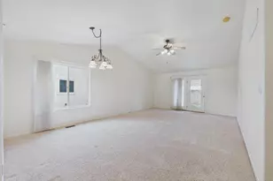 2025 Kingsroyal Blvd, Pueblo, CO 81005 - Photo 9