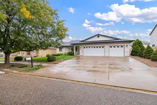 3220 Petalina Ct, Pueblo, CO 81005 - Photo 3
