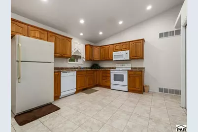 3220 Petalina Court, Pueblo, CO 81005 - Photo 11