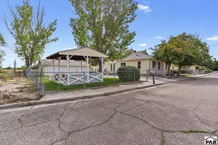 2704 E 9th St, Pueblo, CO 81001 - Photo 5