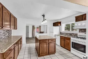 2704 E 9th St, Pueblo, CO 81001 - Photo 15