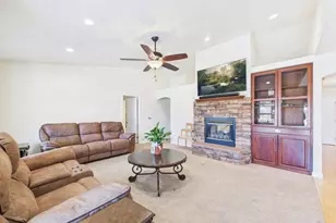 1079 Lynn Dr, Pueblo, CO 81006 - Photo 13