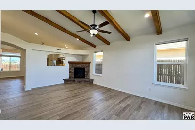 805 Thorncrest Dr, Pueblo, CO 81005 - Photo 3