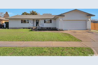 645 S Camarilla Cir - Photo 1