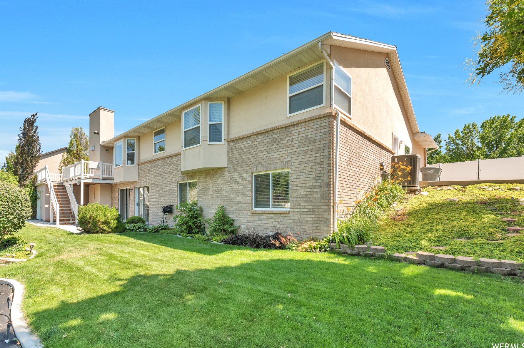 1214 Jordan Riv Dr, Riverton UT 84095-8250 exterior