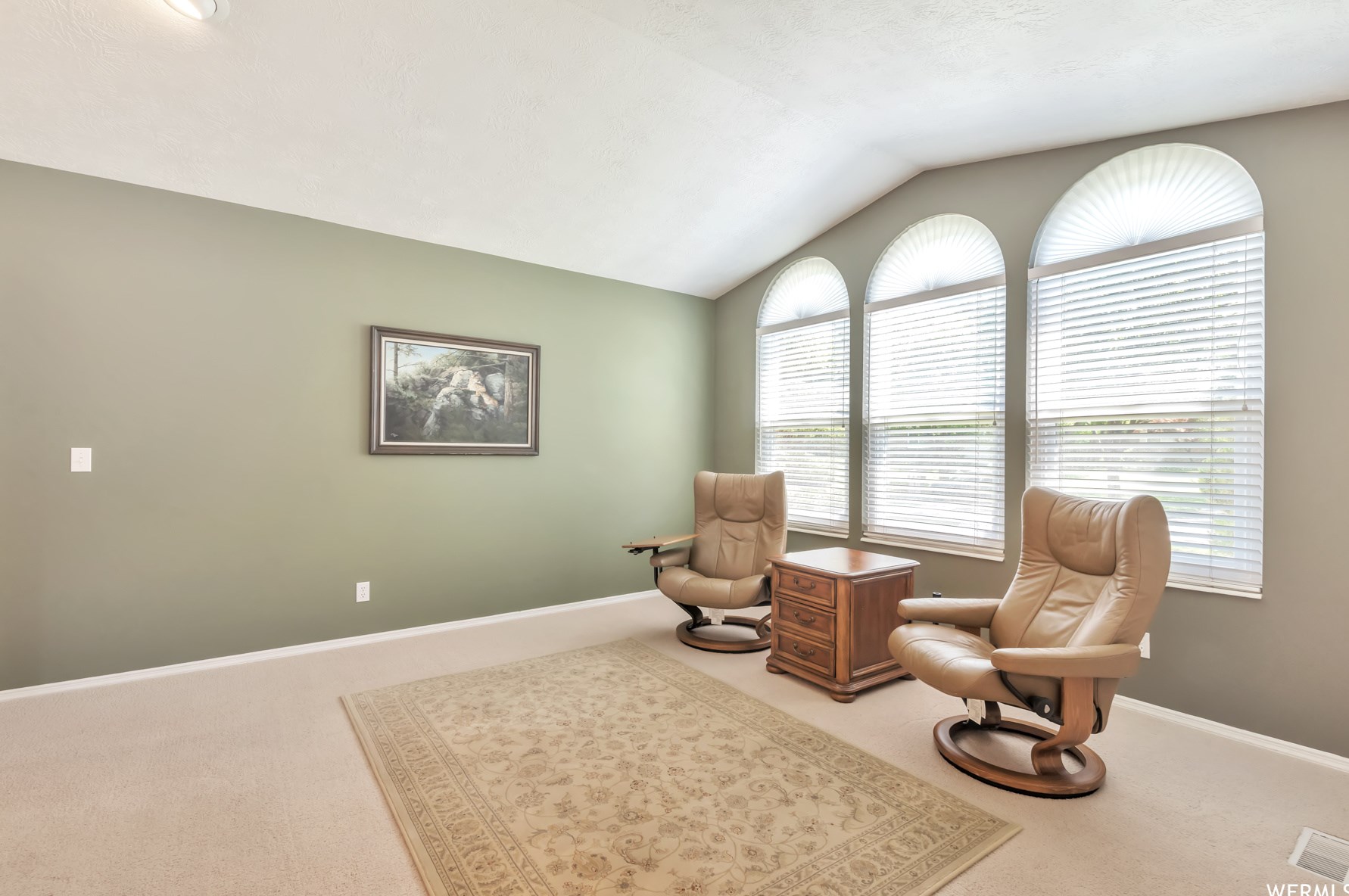 1214 Jordan Riv Dr, Riverton UT 84095-8250 exterior