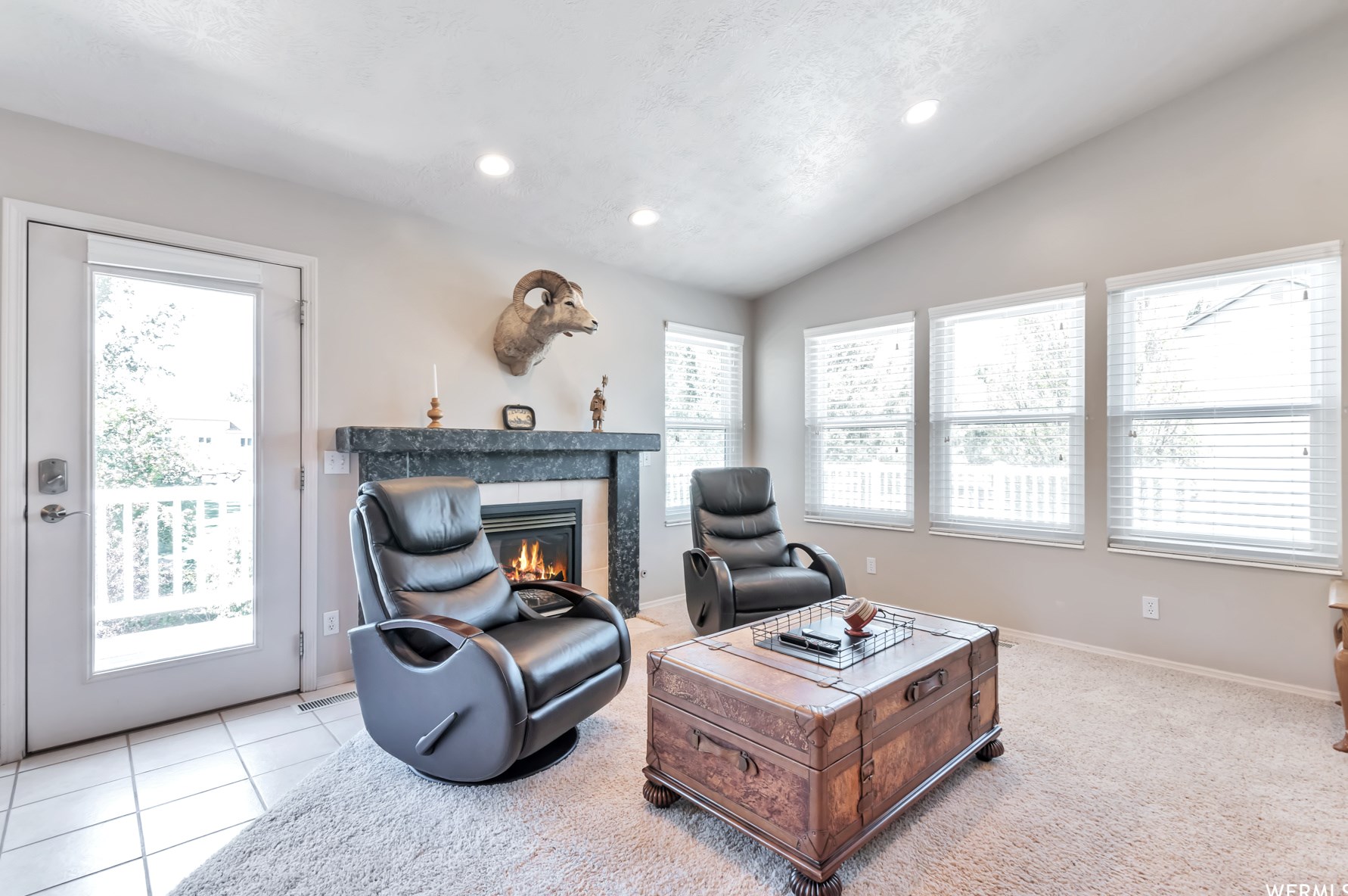 1214 Jordan Riv Dr, Riverton UT 84095-8250 exterior