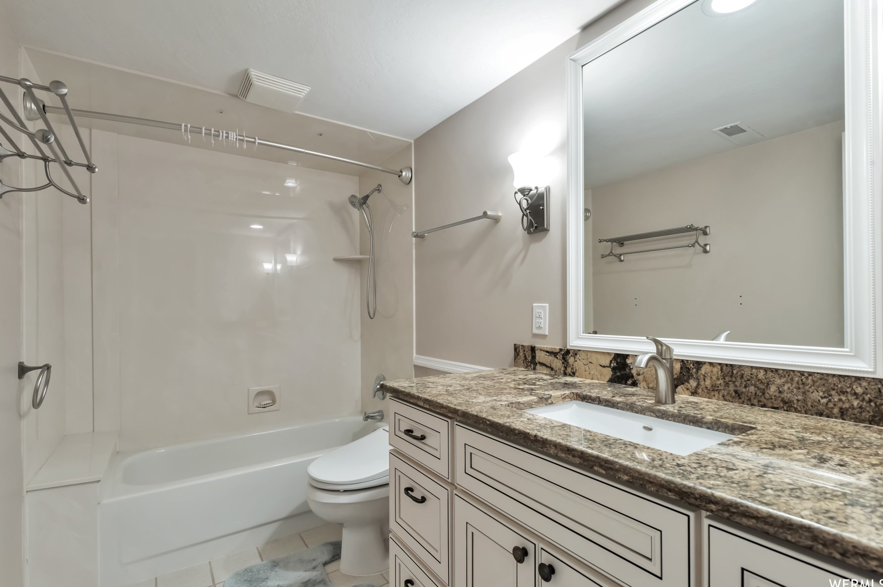 1214 Jordan Riv Dr, Riverton UT 84095-8250 exterior