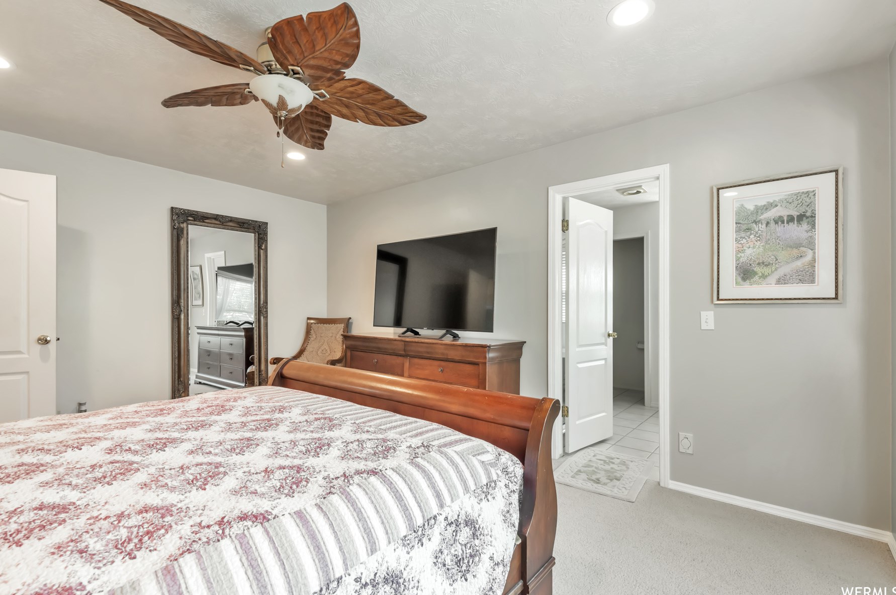 1214 Jordan Riv Dr, Riverton UT 84095-8250 exterior