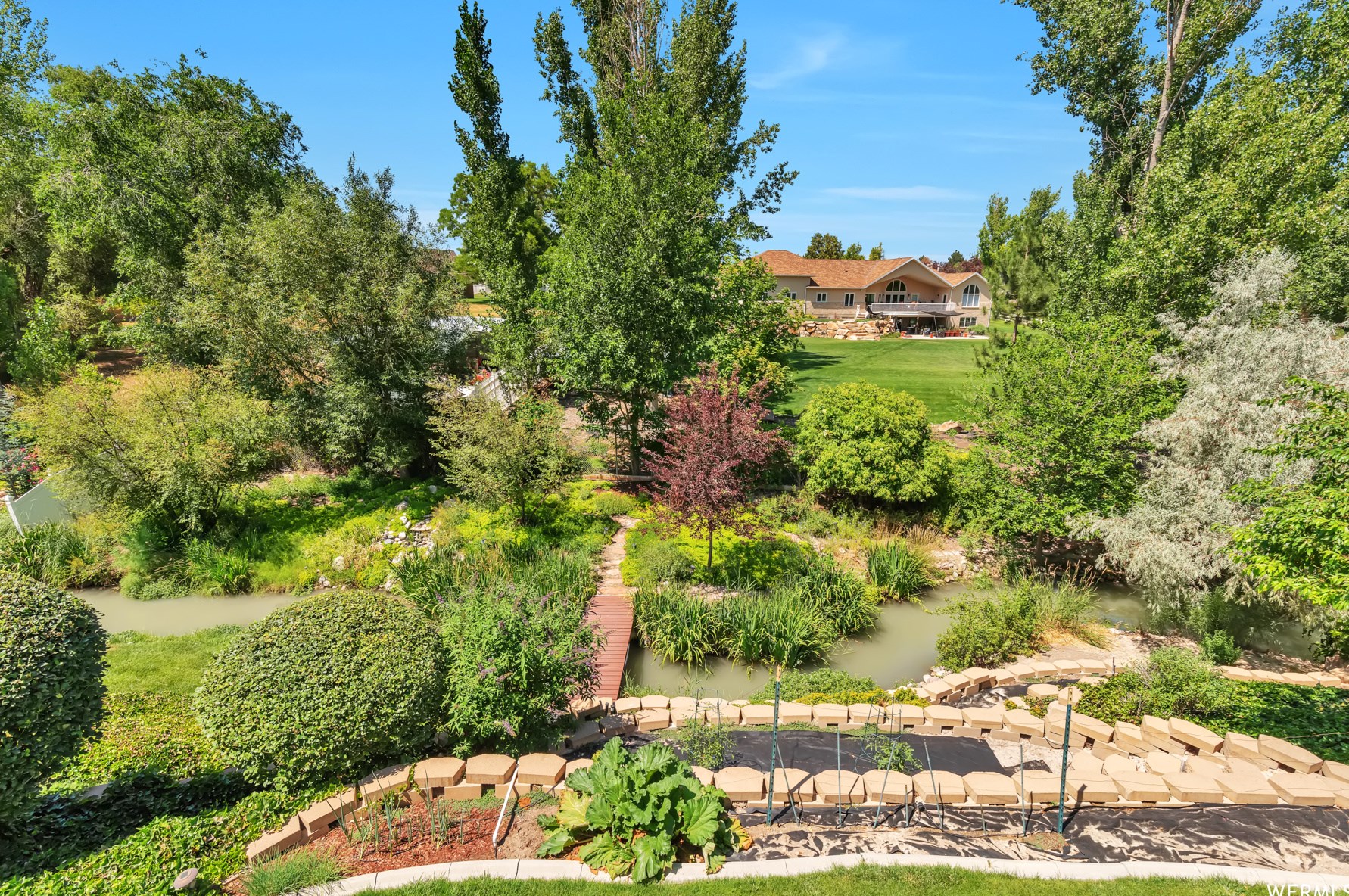 1214 Jordan Riv Dr, Riverton UT 84095-8250 exterior