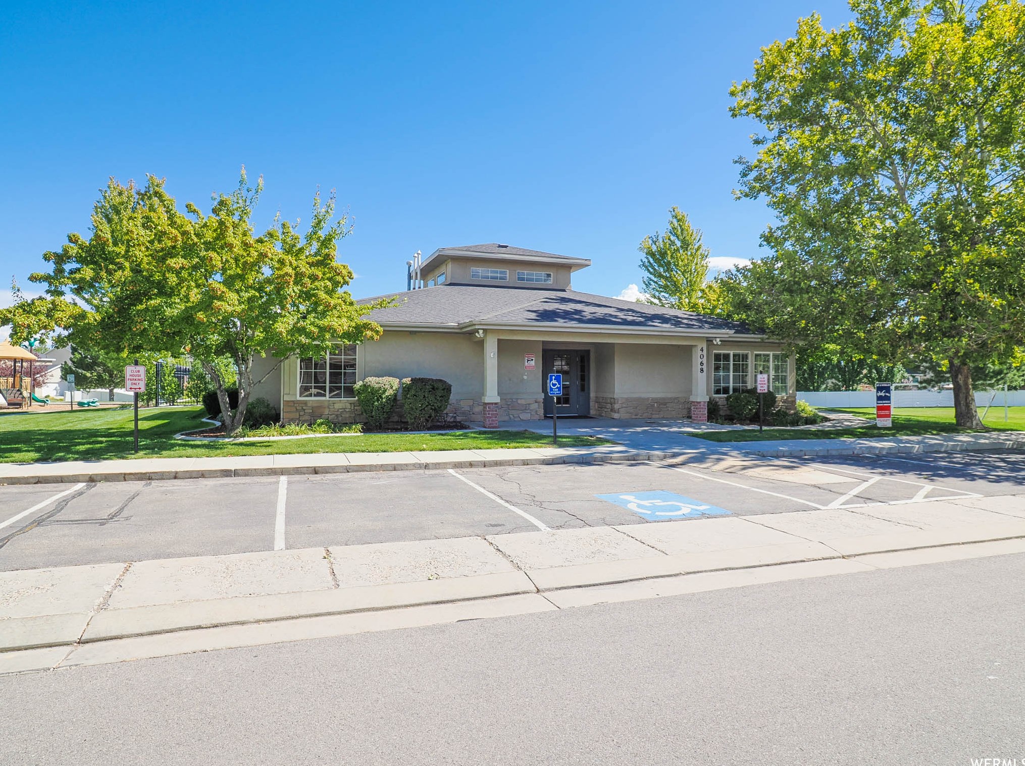 10901 Poplar Brk Pl, Riverton UT 84095-3942 exterior