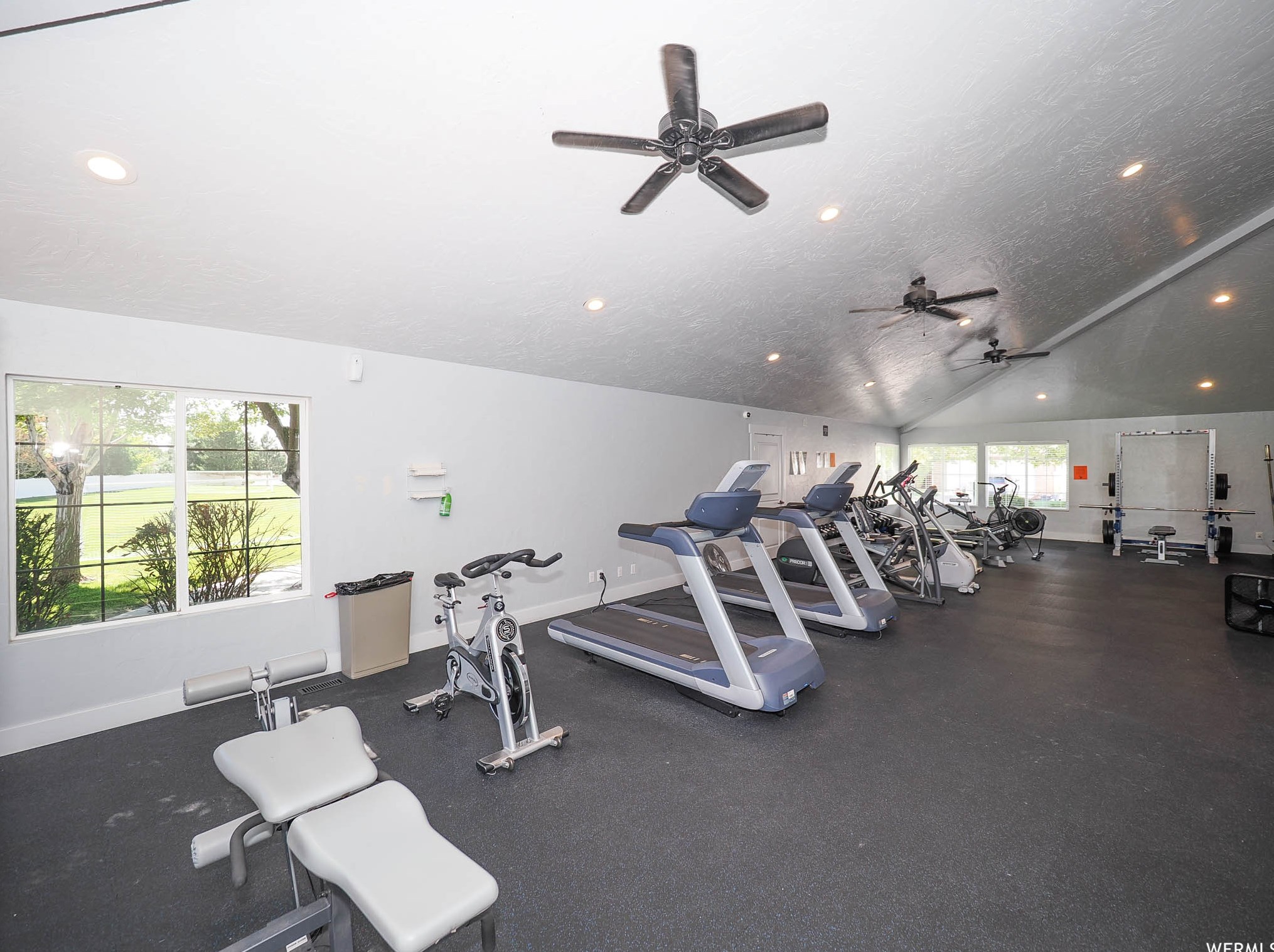 10901 Poplar Brk Pl, Riverton UT 84095-3942 exterior