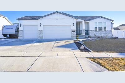 1421 W 400 S, Syracuse, UT 84075 - Photo 1