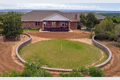 422 S Creek Rd, Monticello, UT 84535 - Photo 7