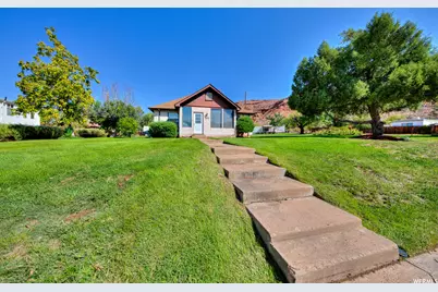 195 E 200 N, Moab, UT 84532 - Photo 9