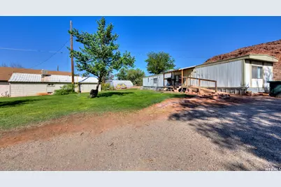 195 E 200 N, Moab, UT 84532 - Photo 17