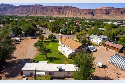 195 E 200 N, Moab, UT 84532 - Photo 5