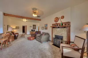 195 E 200 N, Moab, UT 84532 - Photo 23