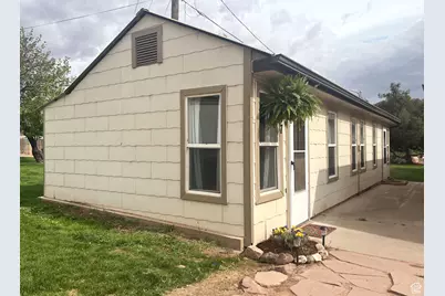 195 E 200 N, Moab, UT 84532 - Photo 41