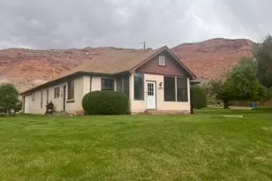 195 E 200 N, Moab, UT 84532 - Photo 9