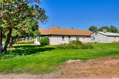 195 E 200 N, Moab, UT 84532 - Photo 13