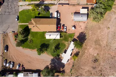 195 E 200 N, Moab, UT 84532 - Photo 7