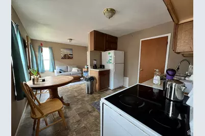 195 E 200 N, Moab, UT 84532 - Photo 43