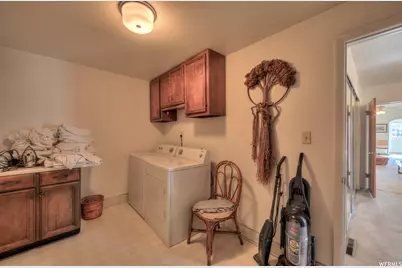 195 E 200 N, Moab, UT 84532 - Photo 37