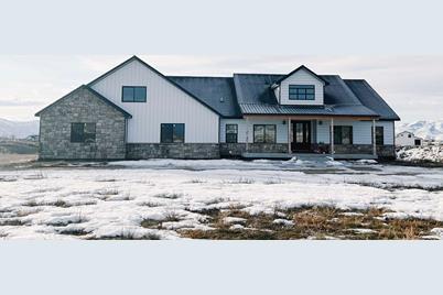 3213 N 4900 W, Malad City, ID 83252 - Photo 1