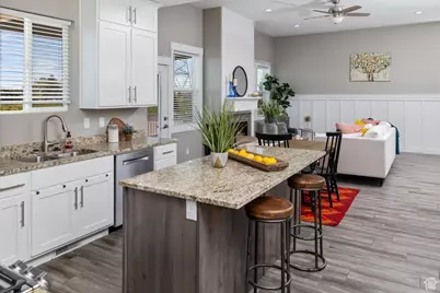 45 N Village Park Dr E, Layton, UT 84041 - Photo 17