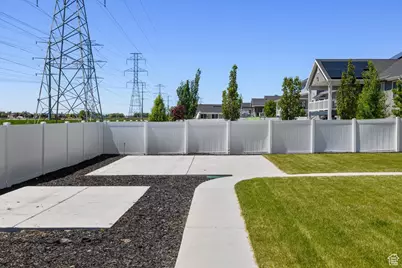 45 N Village Park Dr E, Layton, UT 84041 - Photo 69