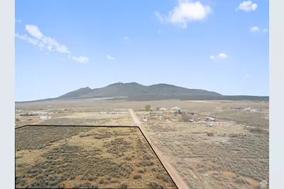 112 S Deeter Dr, La Sal, UT 84530 - Photo 3